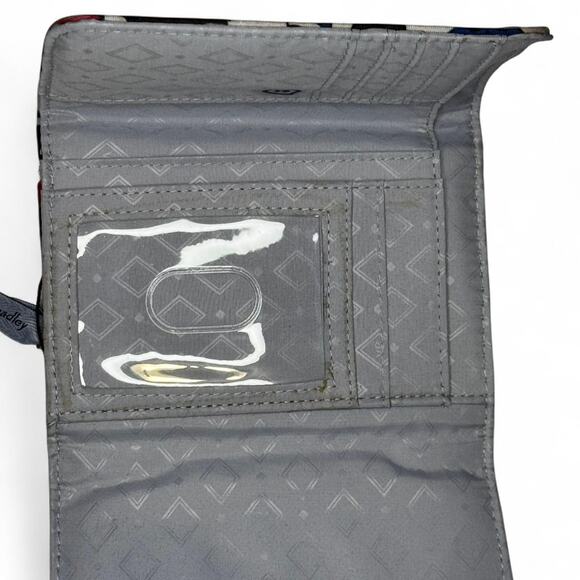 Vera Bradley quilted floral print wallet - Picture 3 of 8